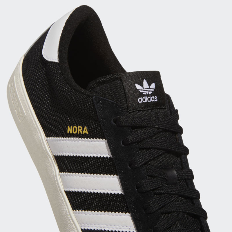 Zapatillas Adidas: Nora (Black White Gretwo)