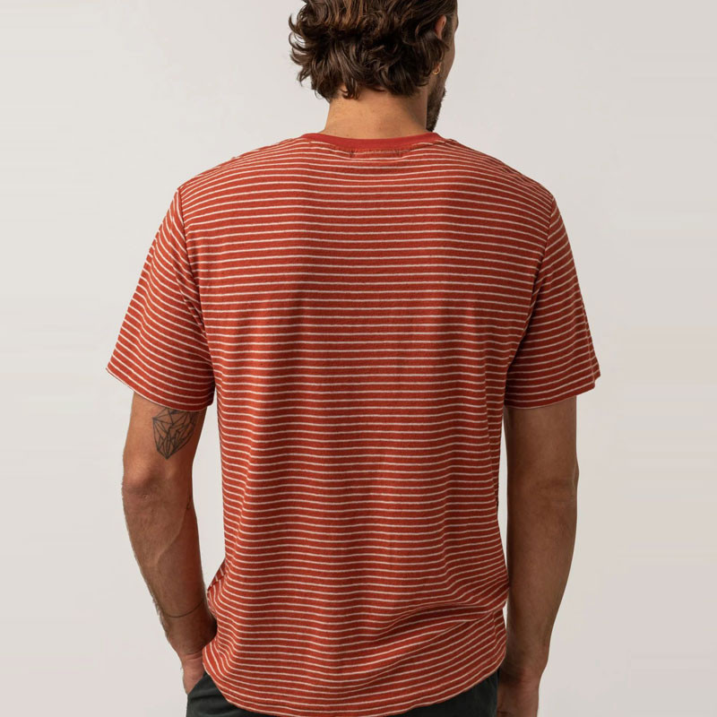 Camiseta Rhythm: Linen Stripe SS T-Shirt (Rust)