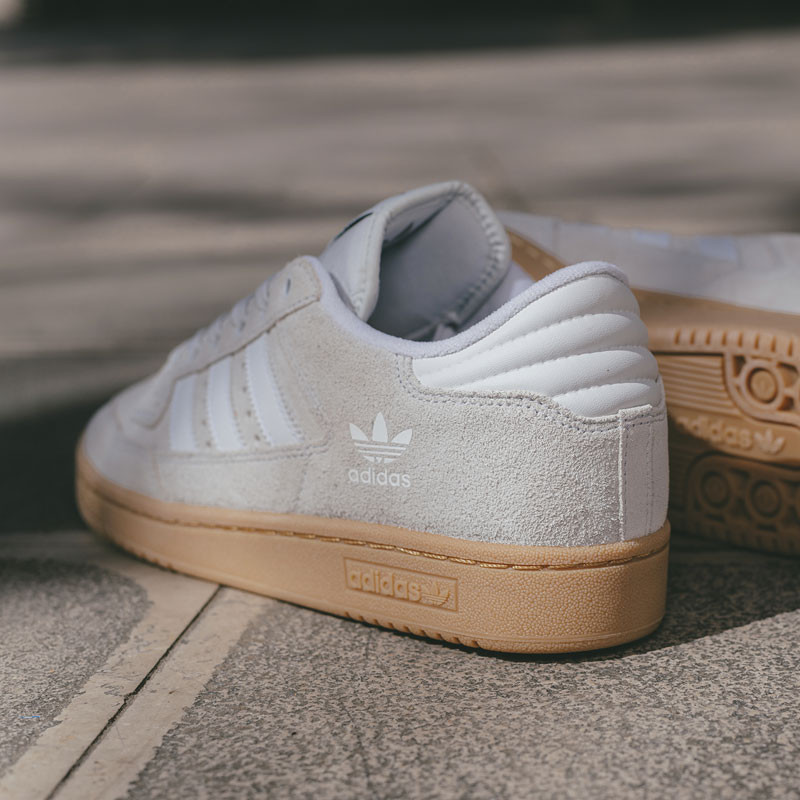 Zapatillas Adidas: Centennial 85 Low Adv (Crywht Ftwwht Gum3)