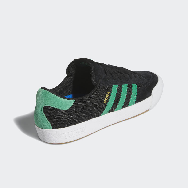 Zapatillas Adidas: Nora (Cblack Cougrn Ftwwht)