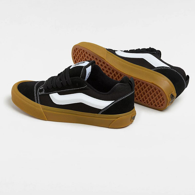 Zapatillas Vans: Knu Skool (Black Gum)