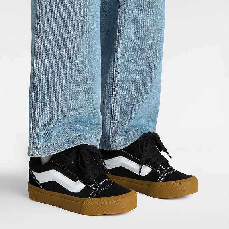 Zapatillas Vans: Knu Skool (Black Gum)