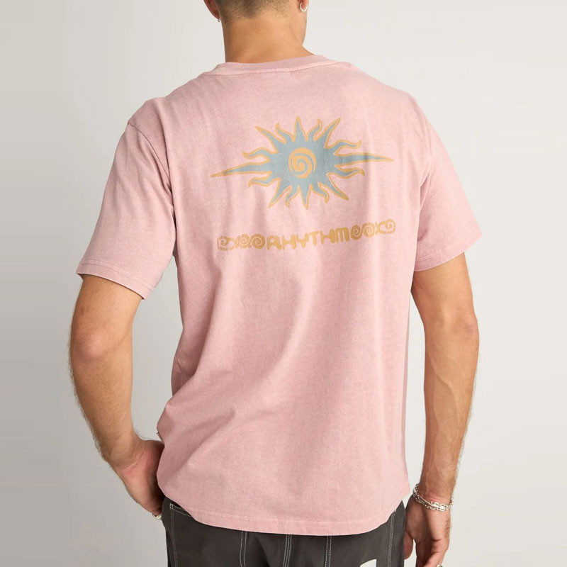Camiseta Rhythm: Flame Printed Vintage SS T-Shirt (Mauve)