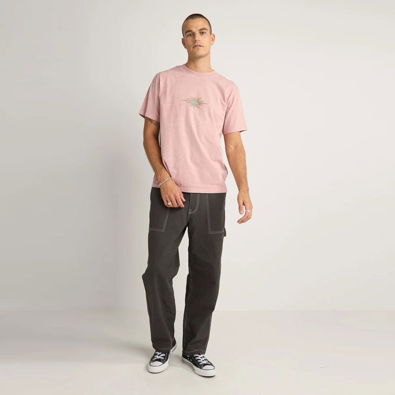Camiseta Rhythm: Flame Printed Vintage SS T-Shirt (Mauve)