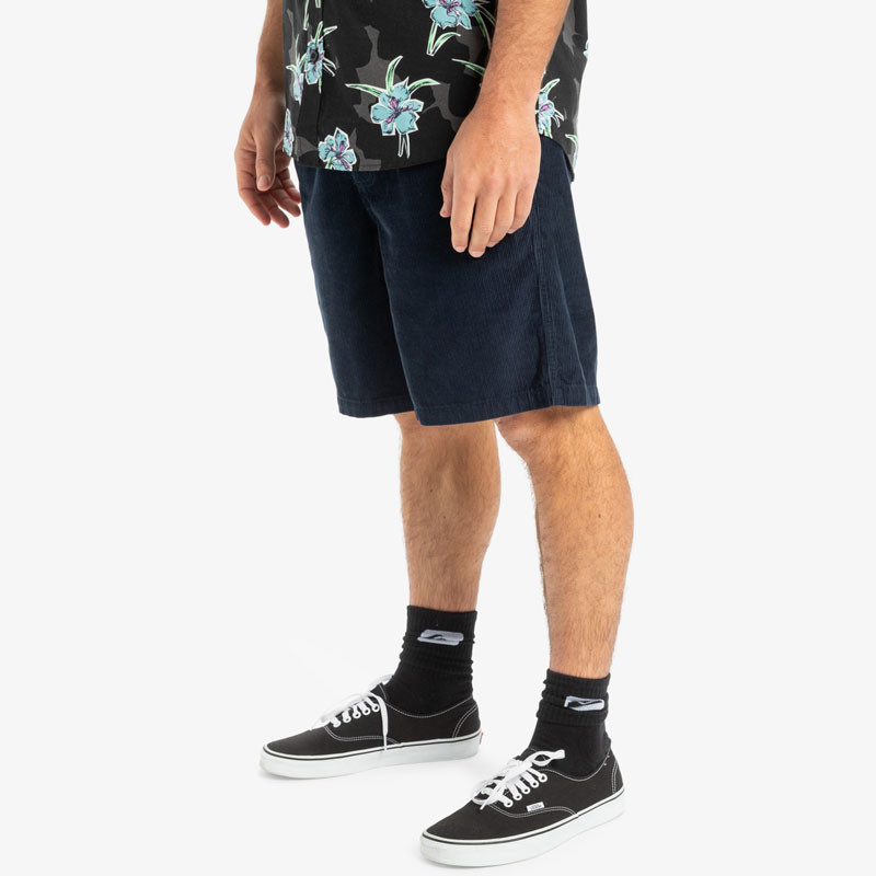 Bermuda Quiksilver: Taxer Cord Ws (Dark Navy)