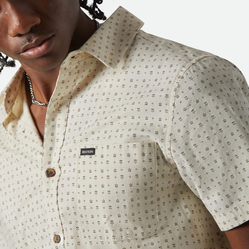 Camisa Brixton: Charter Print SS (Off White Micro Floral)