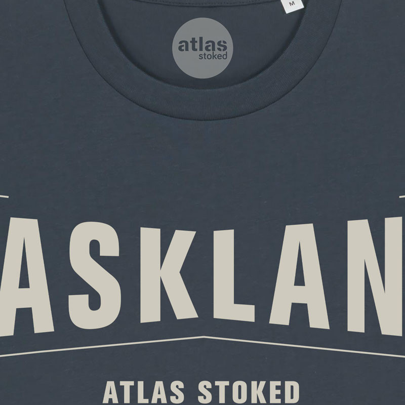 Camiseta Atlas: Baskland (Indian Ink Grey Stone)