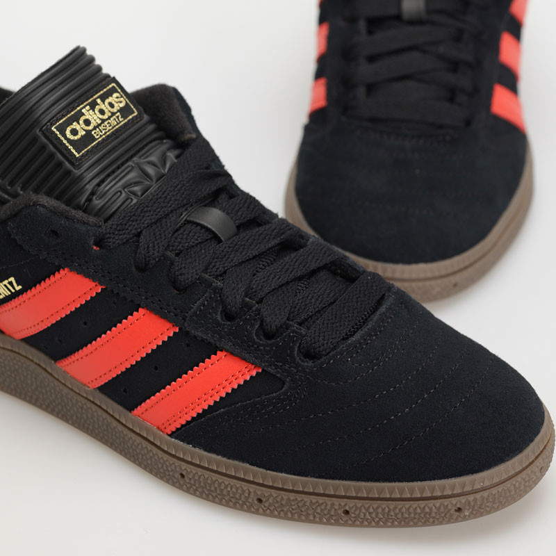 Zapatillas Adidas: Busenitz (Cblack Supcol Gum5)