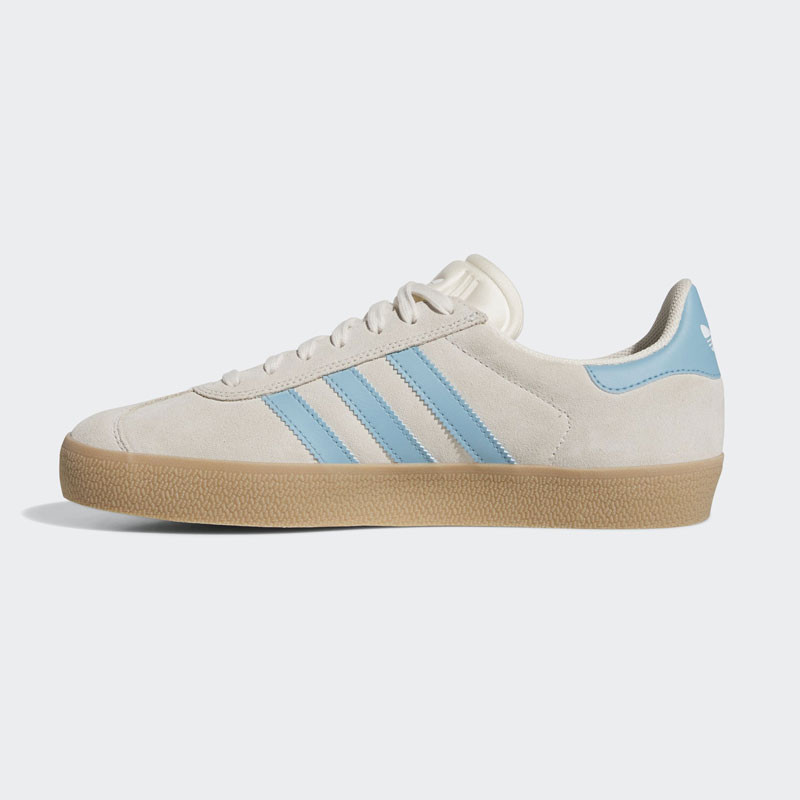 Zapatillas Adidas: Gazelle ADV (Wonder White Prelov Blue Gum)