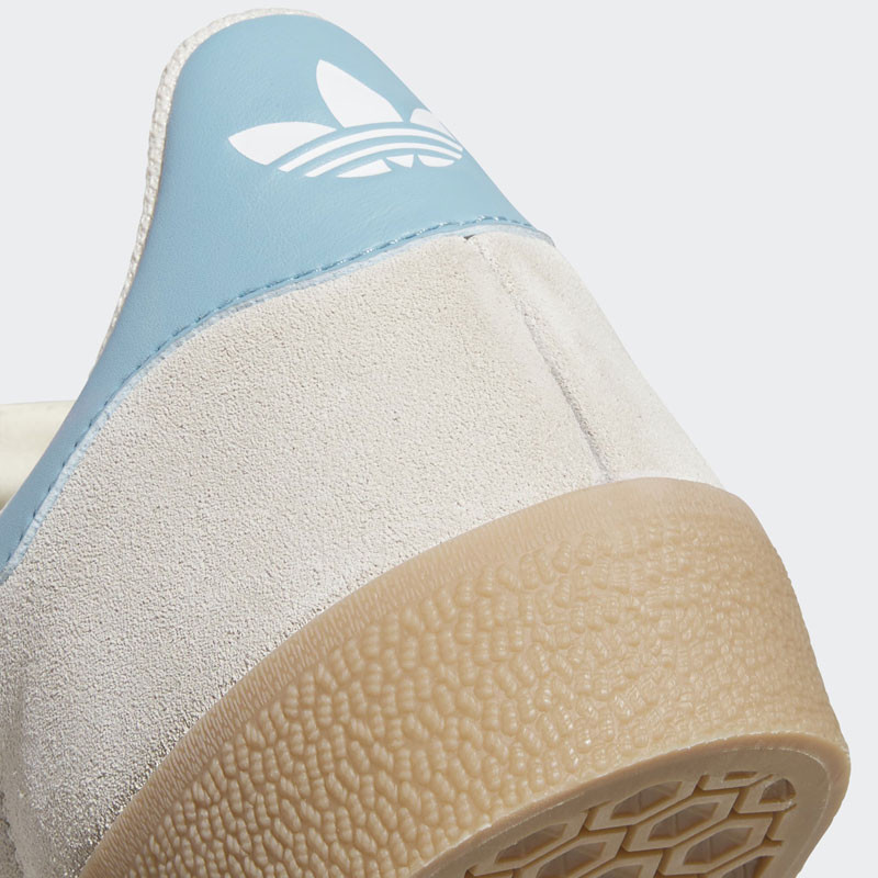 Zapatillas Adidas: Gazelle ADV (Wonder White Prelov Blue Gum)