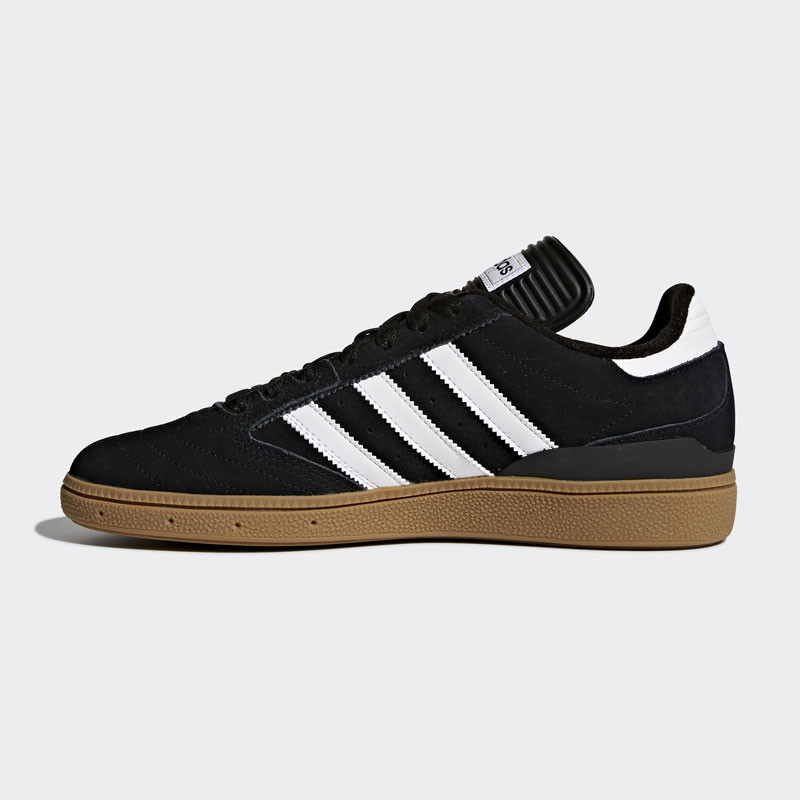Zapatillas Adidas: Busenitz (Core Black Ftwr White Gold Met)