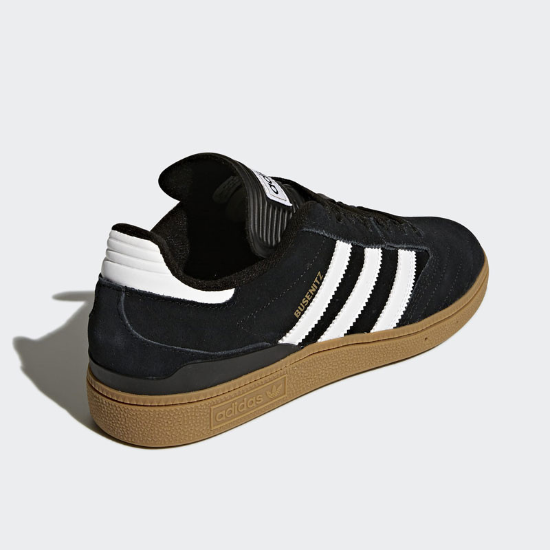 Zapatillas Adidas: Busenitz (Core Black Ftwr White Gold Met)