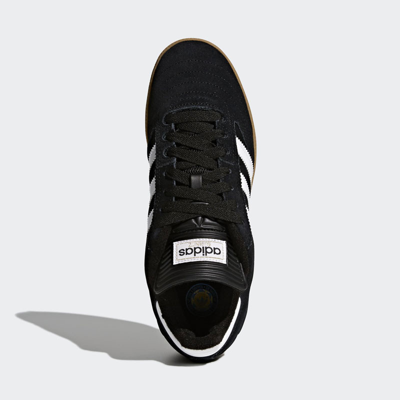 Zapatillas Adidas: Busenitz (Core Black Ftwr White Gold Met)