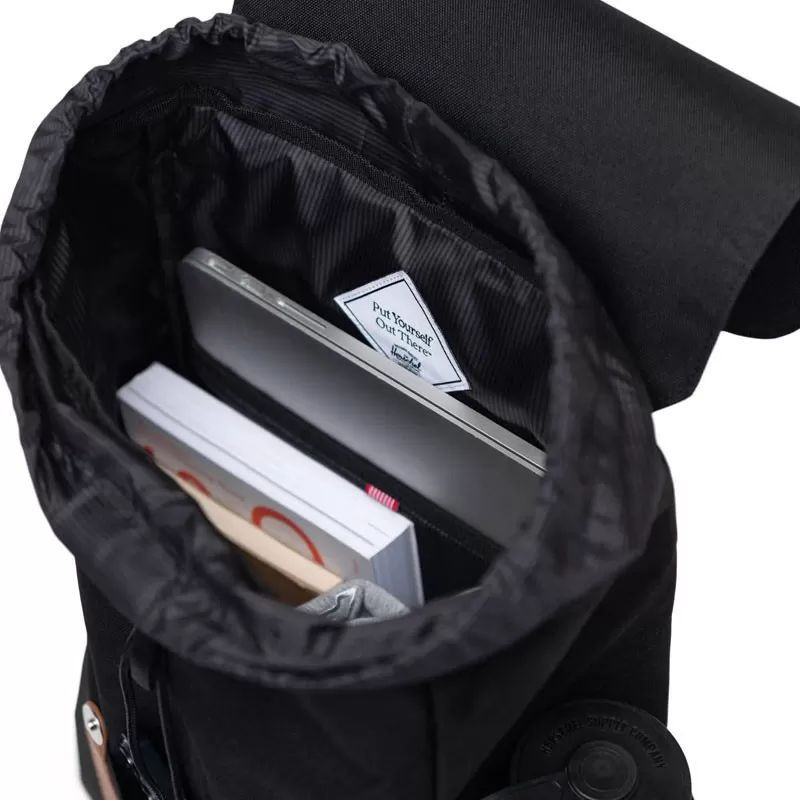 Mochila Herschel: Retreat Small Backpack (Black Tonal)
