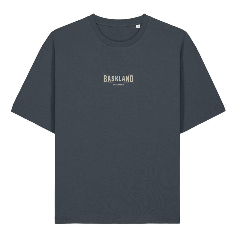 Camiseta Atlas: Baskland Boxy Tee (Indian Ink Grey Stone)