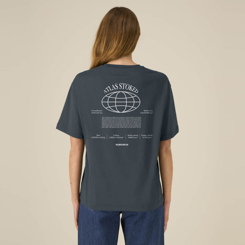 Camiseta Atlas: The Earth Boxy Tee (Indian Ink Grey White)