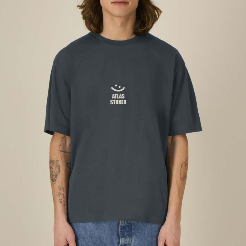 Camiseta Atlas: Gilda Boxy Tee (Indian Ink Grey Off White)