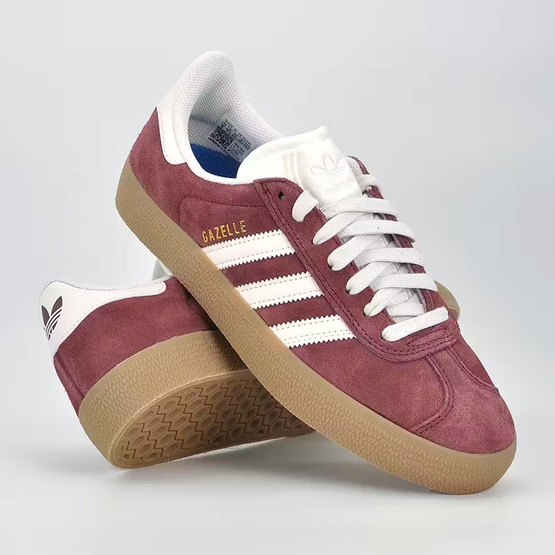 Zapatillas Adidas: Gazelle ADV (Shadow Red Cryst Wt Gld Met)