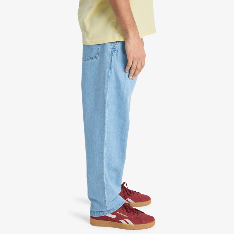 Pantalón Quiksilver: Taxer Regular Denim Pant (2001 Stone Wash)