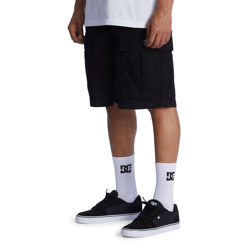 Bermuda DC Shoes: Tundra Cargo Short (Black)