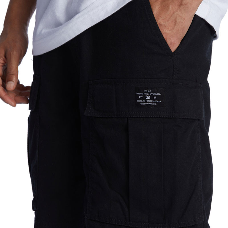 Bermuda DC Shoes: Tundra Cargo Short (Black)