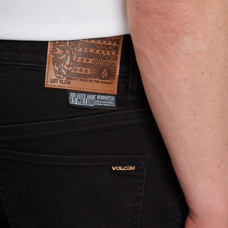 Bermuda Volcom: Solver Denim Short (Black Out)