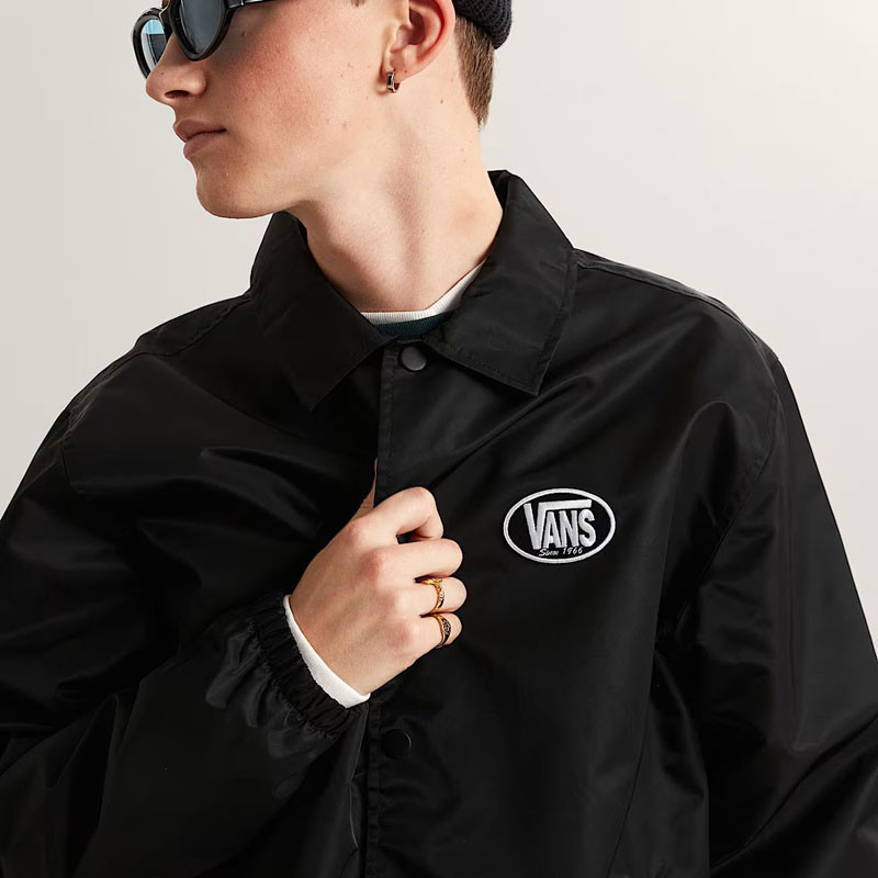 Chaqueta Vans: Torrey Nylon Coaches Jacket (Black White)