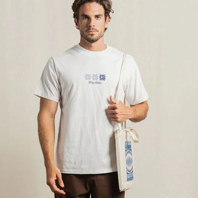 Camiseta Rhythm: High Beaming Vintage SS T-Shirt (Off Wht)
