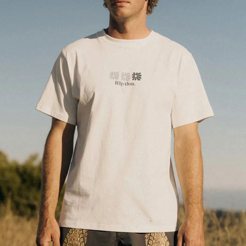 Camiseta Rhythm: High Beaming Vintage SS T-Shirt (Off Wht)