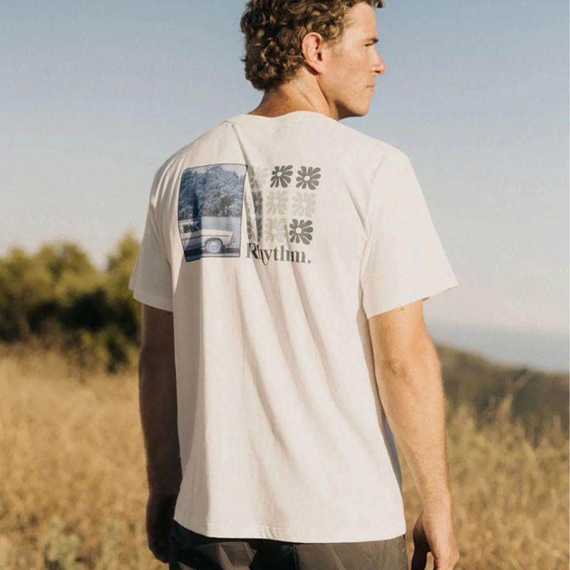 Camiseta Rhythm: High Beaming Vintage SS T-Shirt (Off Wht)