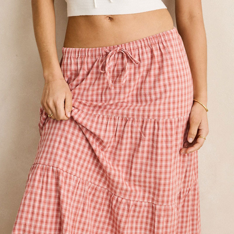Falda Rhythm: Kirra Check Tiered Maxi Skirt (Pink)