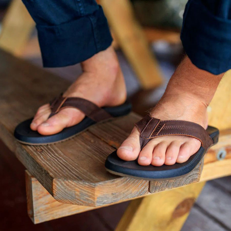 Chanclas Reef: M Cshn Phantom 2.0 Le (Brown/Black)