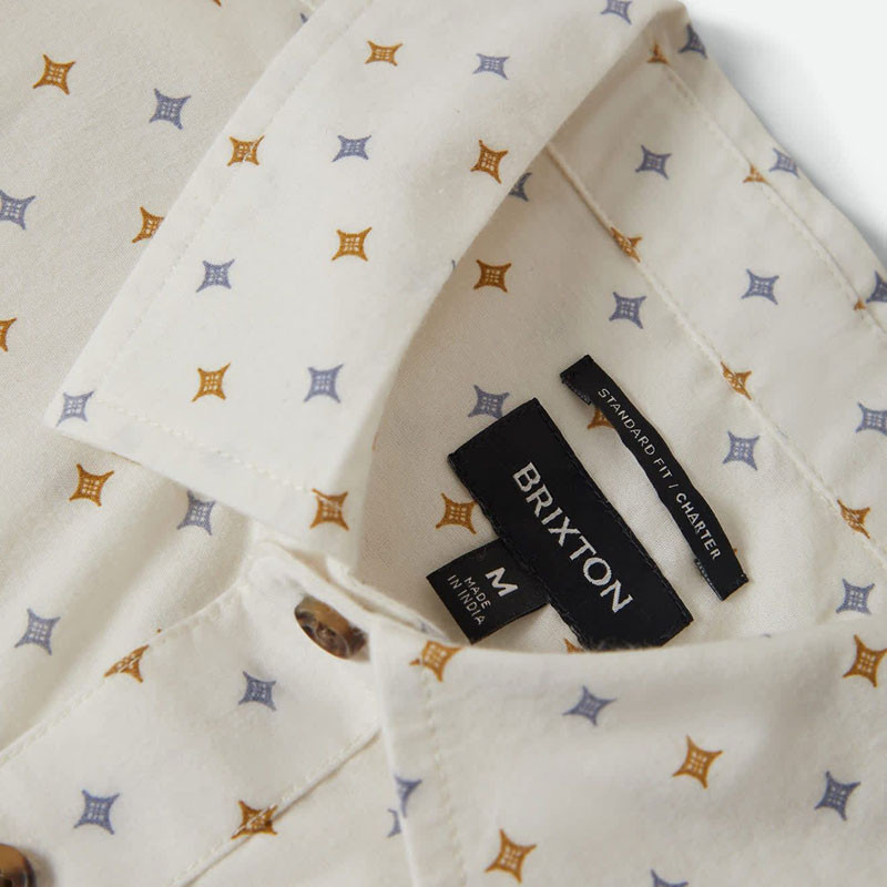 Camisa Brixton: Charter Print SS Wvn (Off Wt Mult Dmnd Tl)