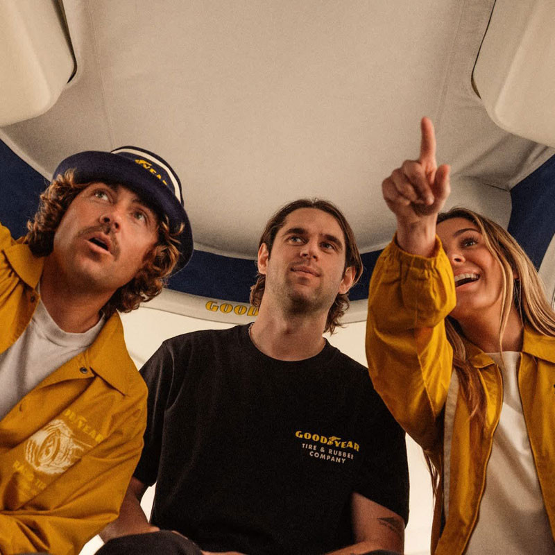 Camiseta Brixton: Goodyear Service Pocket Tee (Black)