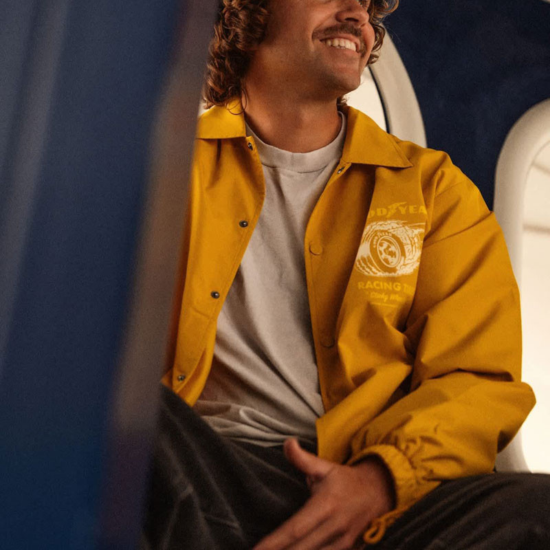 Chaqueta Brixton: Goodyear Slick Wind Breaker (Nugget Gold)