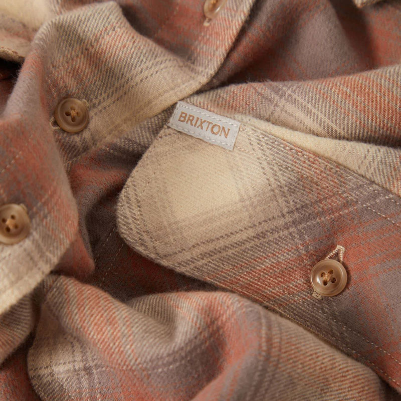 Camisa Brixton: Bowery Crop W LS Oversrt (Sft Tan Wdw Pld)