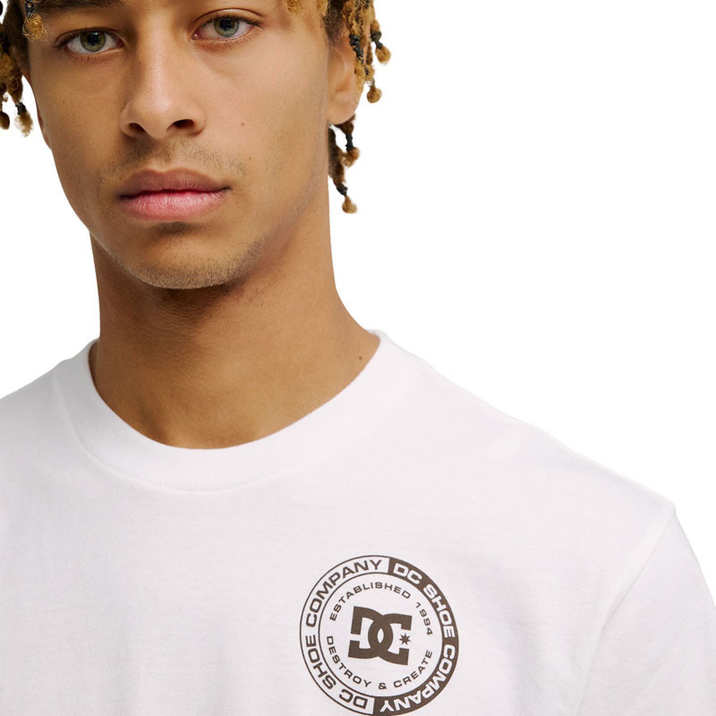 Camiseta DC Shoes: DC Corpo Fb Hss (White)