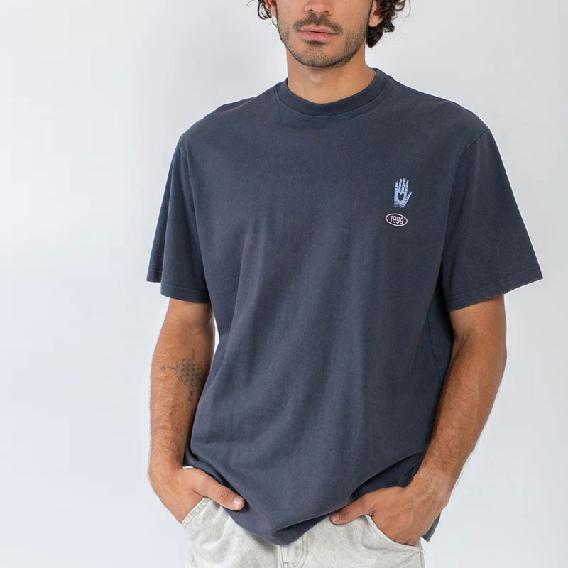 Camiseta Kaotiko: SS Regular Geometric Flower (Sea Storm)