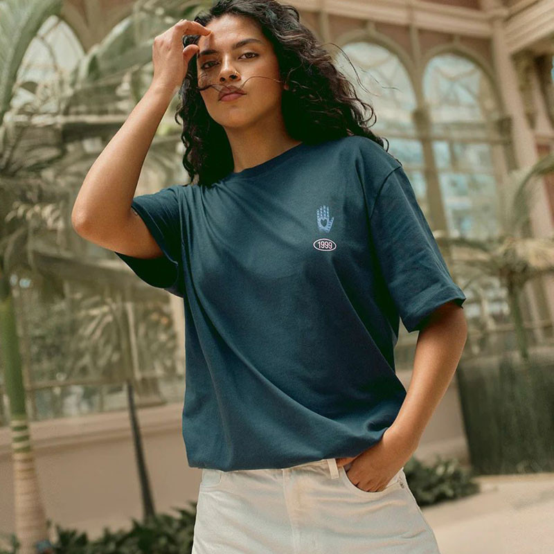 Camiseta Kaotiko: SS Regular Geometric Flower (Sea Storm)