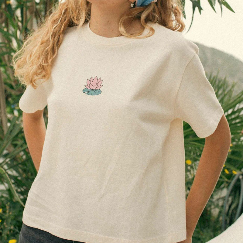 Camiseta Kaotiko: SS Flowers Delivery Org Cotton (Tobacco)