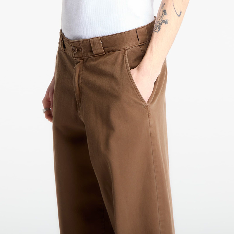Pantalón Dickies: 247 Loose Grmnt Dyd Wk Pant (Timber Brown)