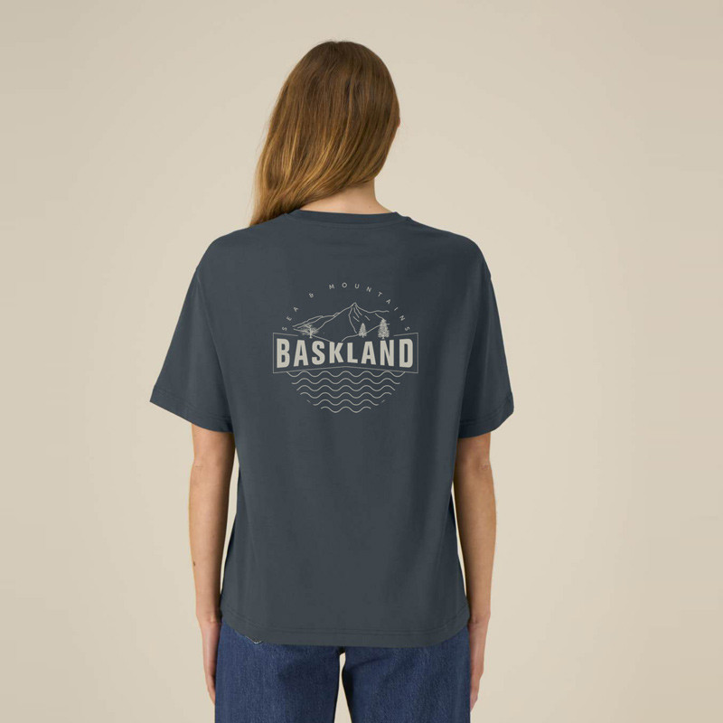 Camiseta Atlas: Baskland Boxy Tee (Indian Ink Grey Stone)