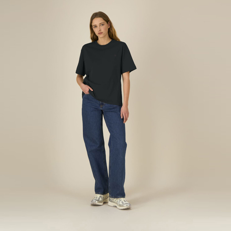 Camiseta Atlas: Roka Boxy Tee (Black)
