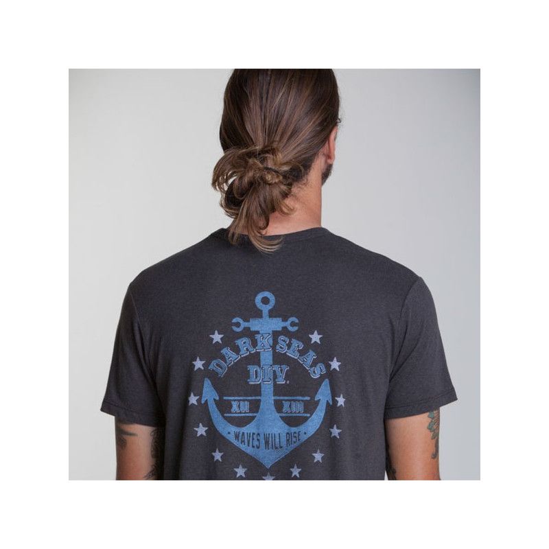 Camiseta Dark Seas: FORTITUDE (HEATHER ONYX)