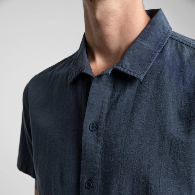 Camisa Rhythm: Classic Linen SS Shirt (Worn navy)
