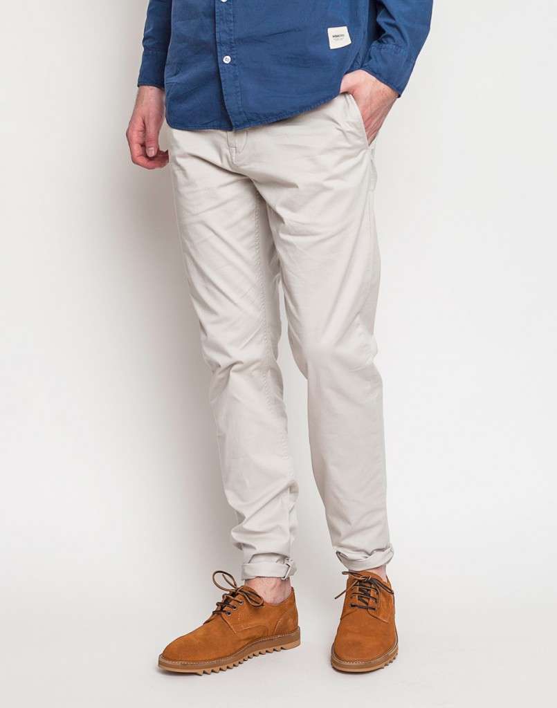 Pantalon chino Wesc modelo Edy de color claro
