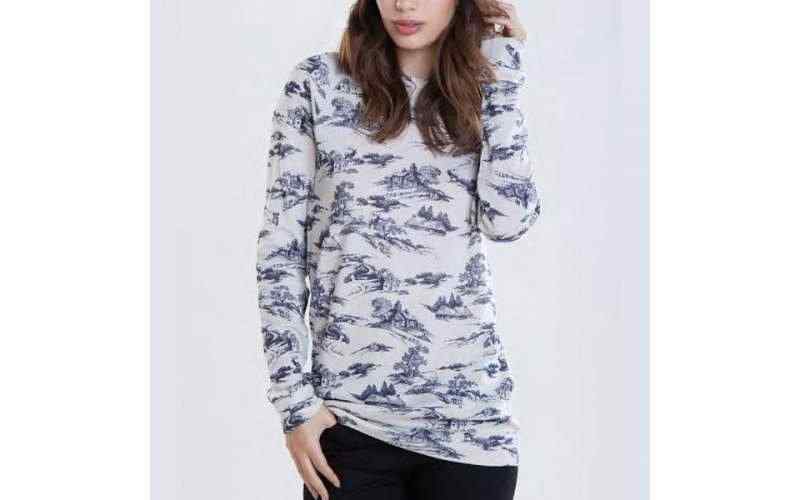 Camisetas y sudaderas finitas para chicas todoterreno